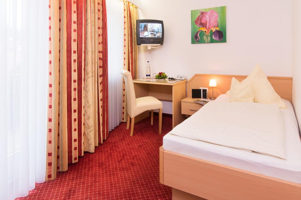 Hotel Garni Regina Oberstdorf Exterior photo