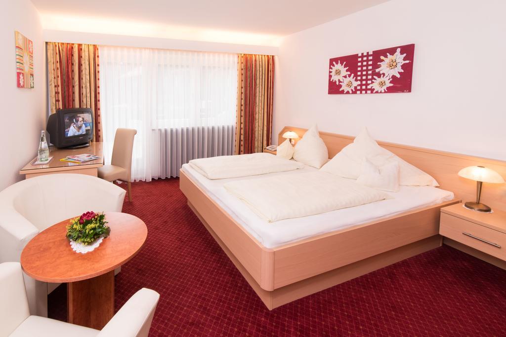 Hotel Garni Regina Oberstdorf Exterior photo